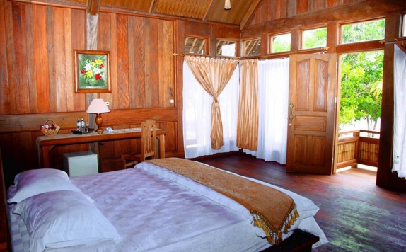 Bedroom di Wakatobi Patuno Diving & Beach Resort