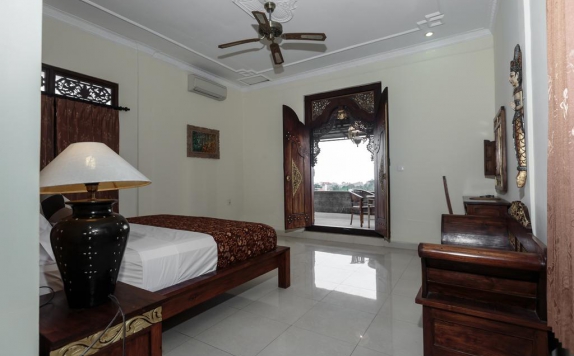 Tampilan Bedroom Hotel di Warji House 2 Bungalows