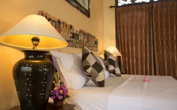 Tampilan Bedroom Hotel di Warji House 2 Bungalows
