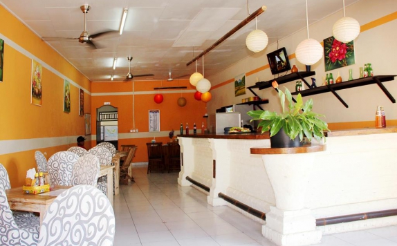 Tampilan Restoran Hotel di Warung Coco Hostel