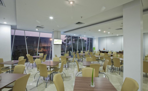 Restaurant di Whiz Hotel Cikini Jakarta