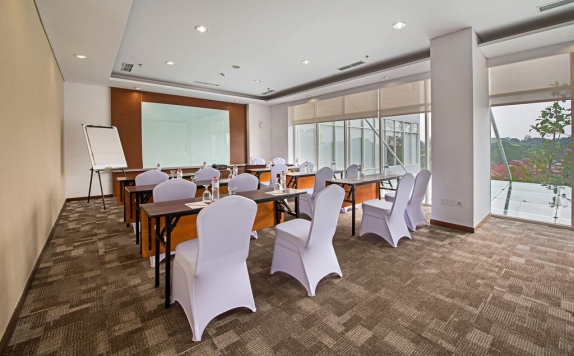 Meeting Room di Whiz Prime Pajajaran Bogor