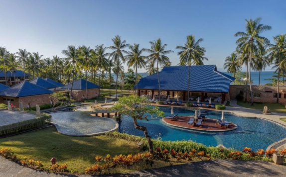 Swimming Pool di Wyndham Sundancer Resort Lombok