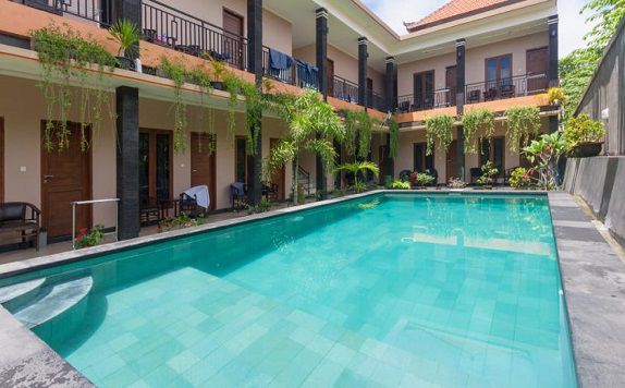 Pool di ZEN Rooms Bukit Jimbaran Buana