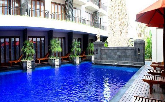 Outdoor Pool di ZEN Rooms Seminyak Pangkung Sari