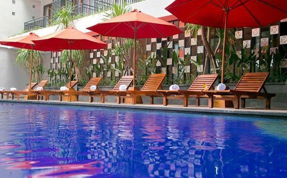 Pool di ZEN Rooms Seminyak Pangkung Sari