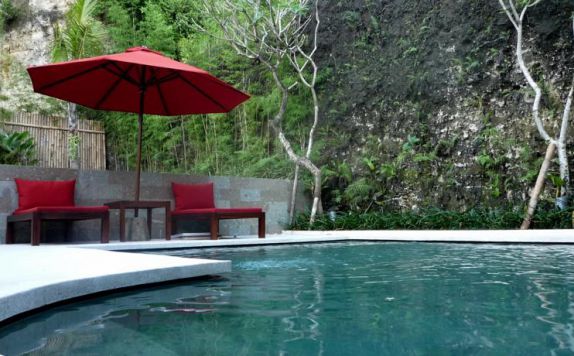 swimming pool di 21 Lodge Bali