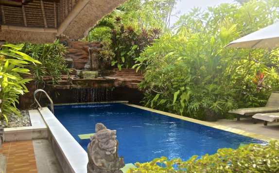 Swimming Pool di Aahh Bali Bed and Breakfast
