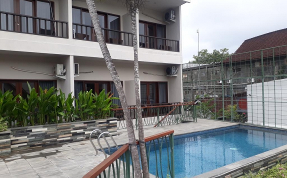 Swimming Pool di Abian Kokoro Hotel