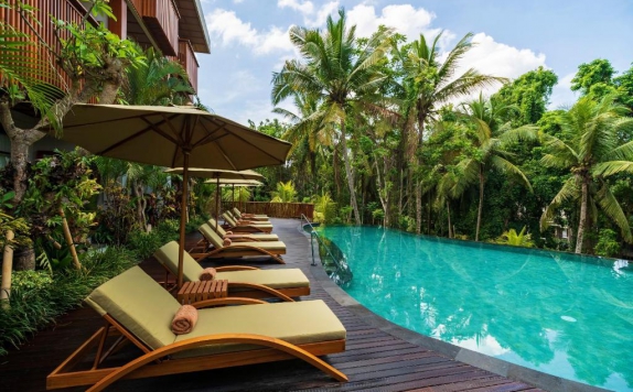 Swimming pool di Adiwana Unagi Suites