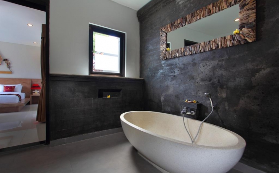 Tampilan Bathroom Hotel di Agata Villas Seminyak