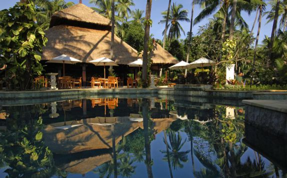 swimming pool di Alam Anda Dive and Spa Resort