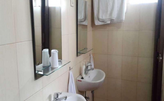 bathroom di Alam Asri Hotel & Resort