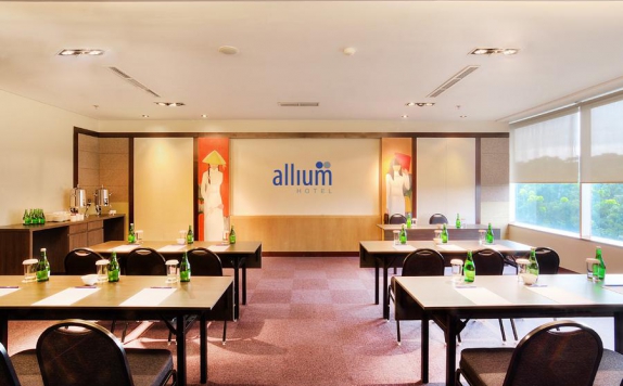 Meeting room di Allium Airport Hotel