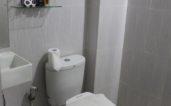 Bathroom di Amaliun Hotel Medan