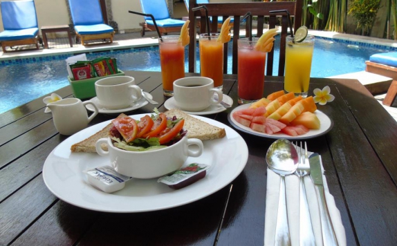 Foods and Beverage Hotel di Amansari Villa