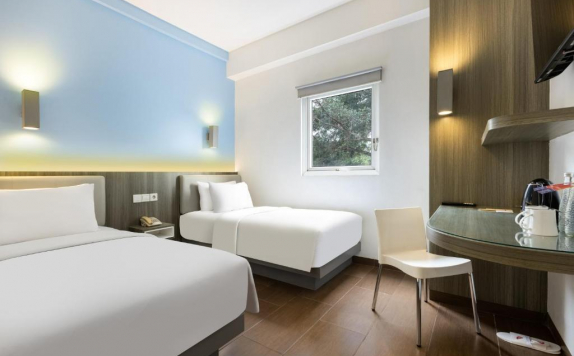 Bedroom Hotel di Amaris Cihampelas