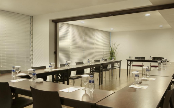 Meeting room di Amaris Cihampelas