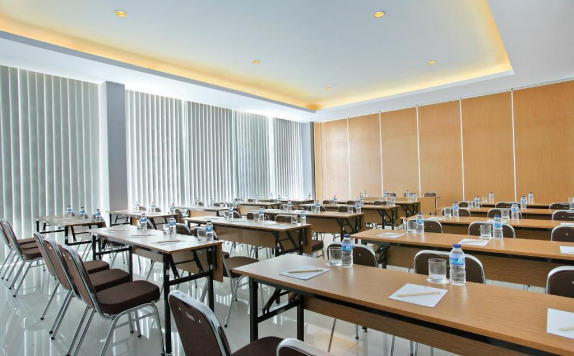 Meetingroom Hotel di Amaris Embong Malang
