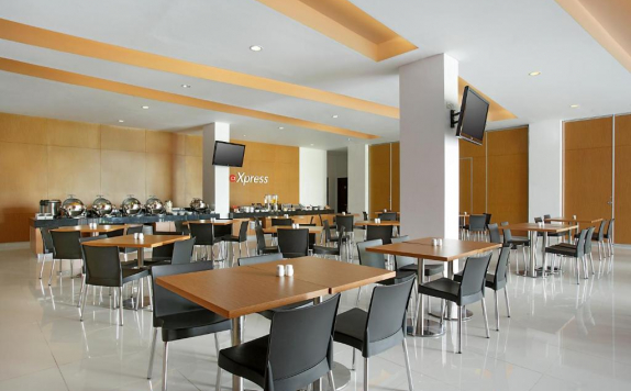 Restoran Hotel di Amaris Embong Malang