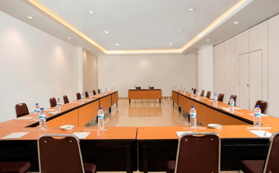 Meeting room di Amaris Kupang