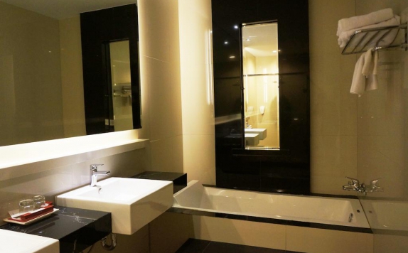 Bathroom di Ameera Hotel Pekanbaru