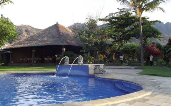 swimming pool di Aneka Bagus Resort