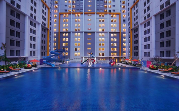 Swimming Pool di Ara Hotel Gading Serpong