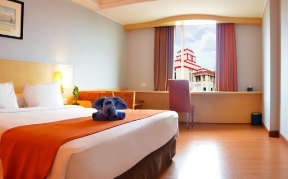 Tampilan Bedroom Hotel di Arcadia Surabaya Hotel (Ex Ibis Rajawali)