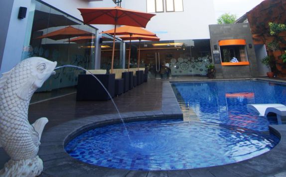 Swimming Pool di Arjuna Hotel Yogyakarta