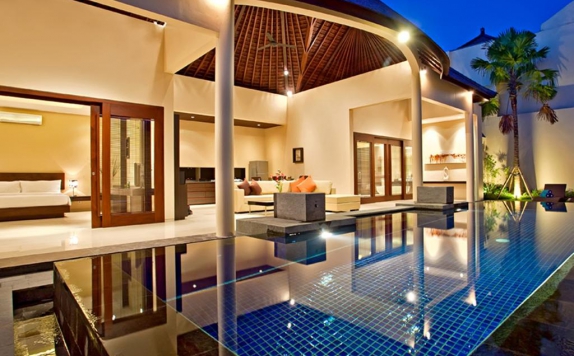 Swimming Pool di Arsa Villa Bali