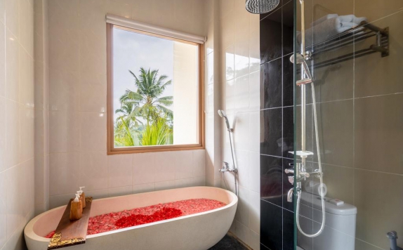 Bathroom di Ashoka Tree Resort
