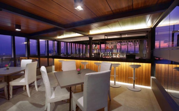 Bar di Aston Imperial Bekasi Hotel & Conference Center