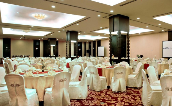 Ballroom di Aston Jayapura Hotel & Convention Center