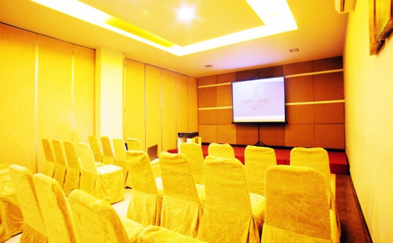 Meeting room di Avirahotel Panakkukang Makassar