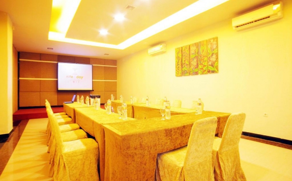 Meeting room di Avirahotel Panakkukang Makassar