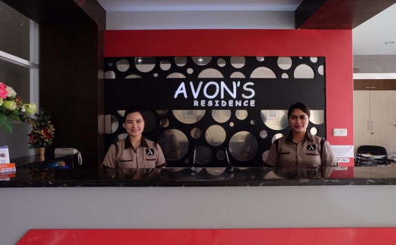 Receptionist di Avon's Residence