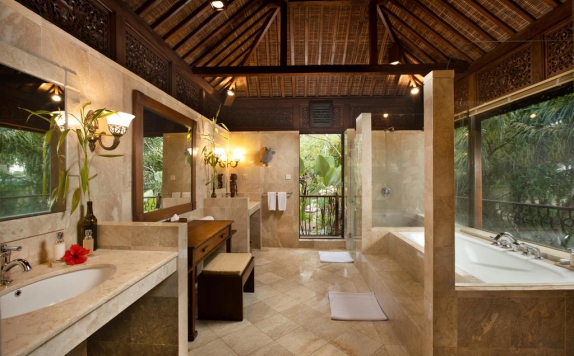 Bathroom di Ayung Resort Ubud