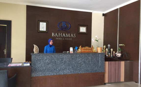 receptionist di Bahamas Hotel & Resort