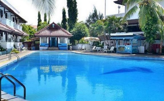 swiming pool di Bahari Inn Tegal