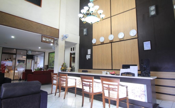 Receptionist di Bakung Sari Resort and Spa