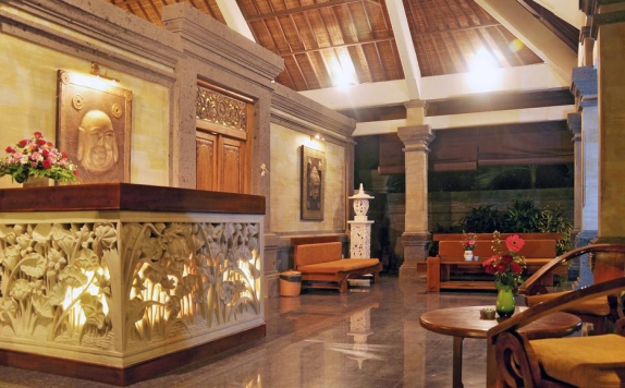 Receptionist di Bali Aroma Exclusive Villas