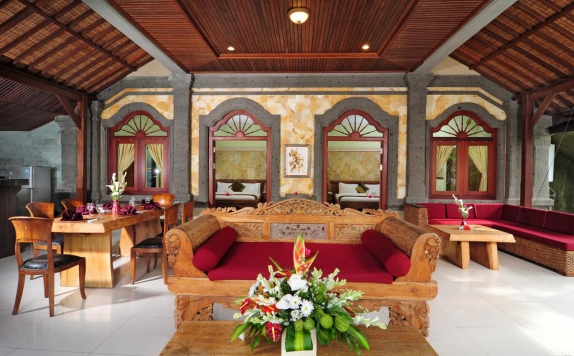 Receptionist di Bali Aroma Exclusive Villas