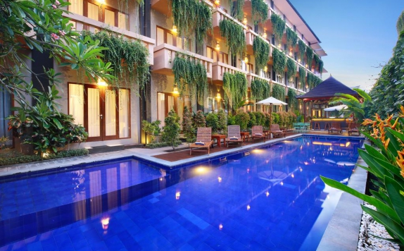 Swimming Pool di Bali Chaya Hotel