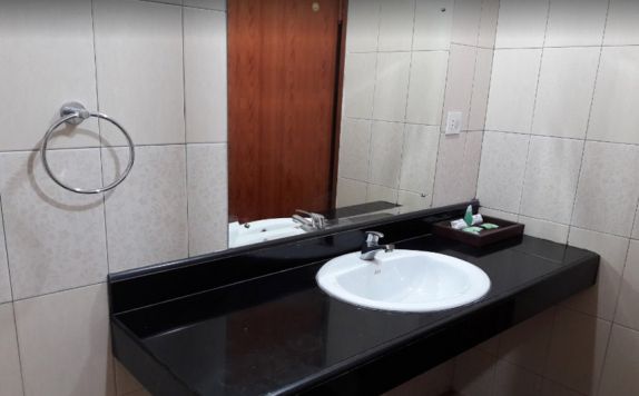 Bath room di Baliem Pilamo Hotel
