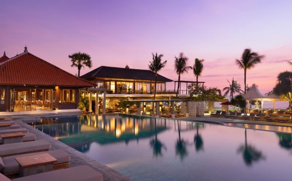 swiming pool di Bali Niksoma Boutique Beach resort