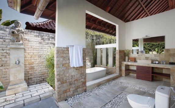 Bathroom di Bali Prime Villas