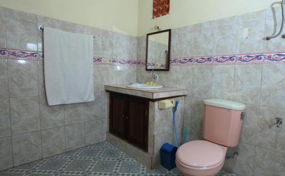 Bathroom di Bali Putra Villa