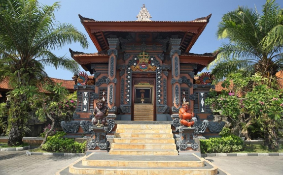 Front View di Bali Tropic Resort & Spa