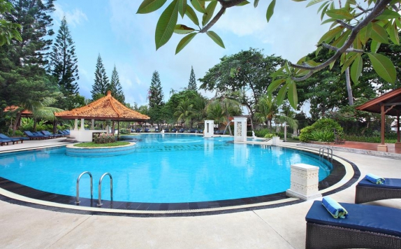 Swimming Pool di Bali Tropic Resort & Spa